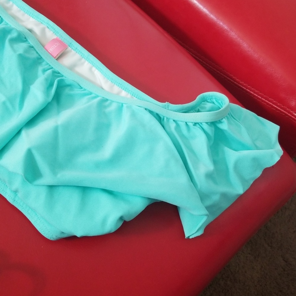 Bikini - Picture 3 of 3